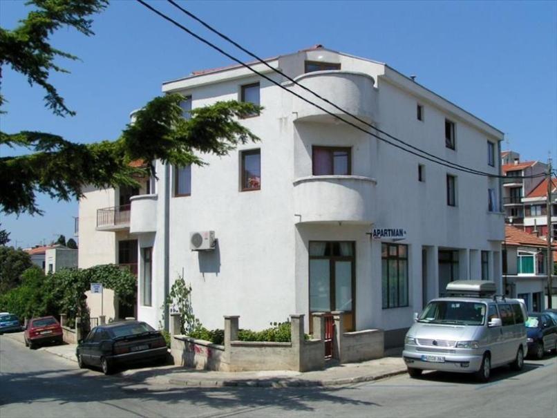 Apartments Gabrijela Биоград на Мору Екстериор снимка